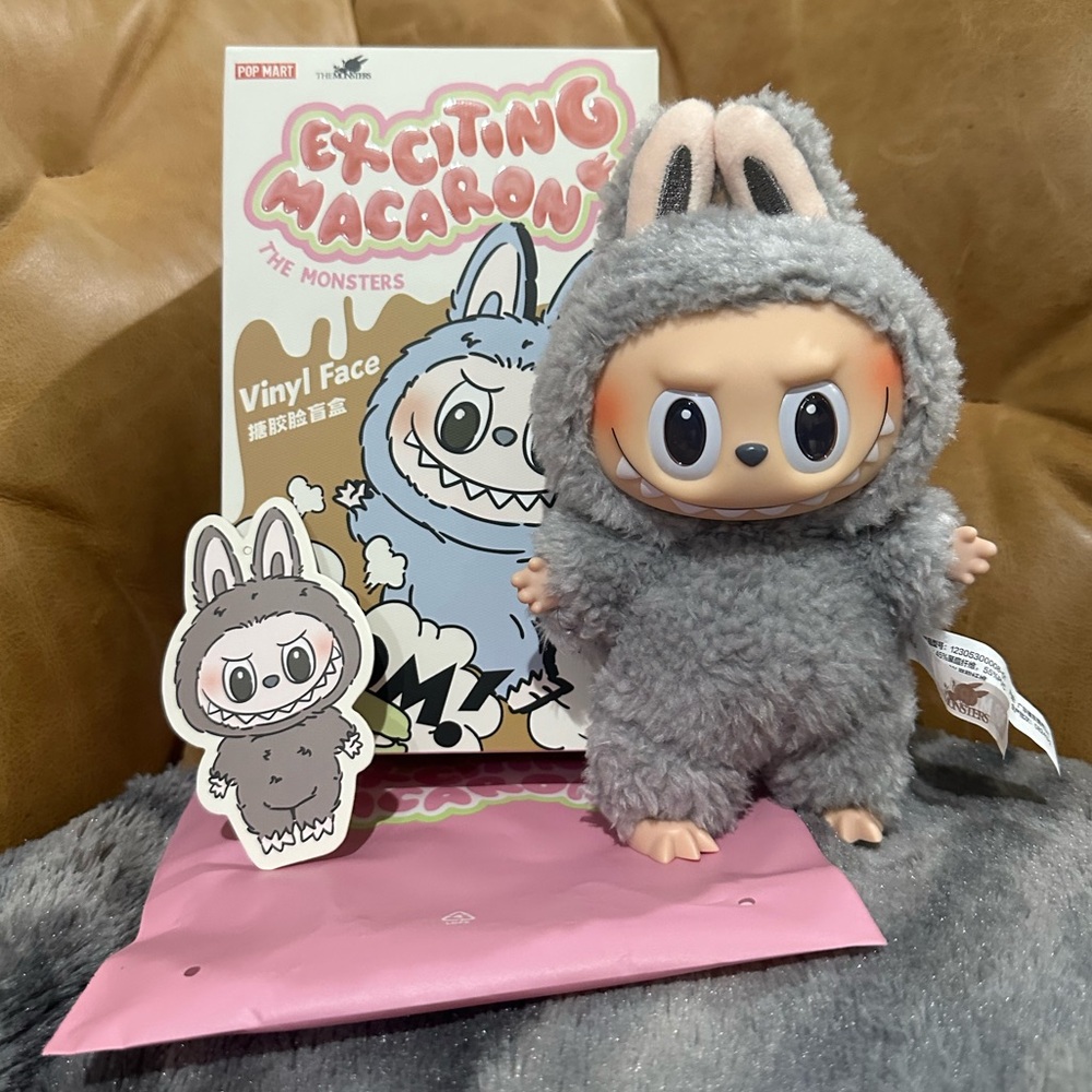 Labubu Exciting Macaron Sesame Bean